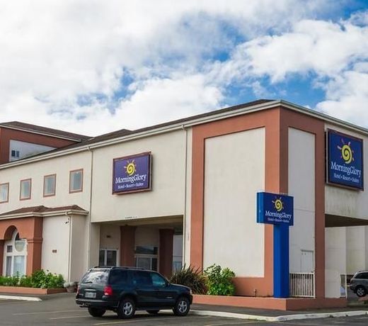 BayVue Hotel, Resort & Suites
