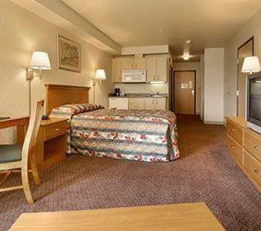 Quinault Sweet Grass Hotel