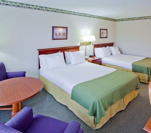 Round Hill Inn