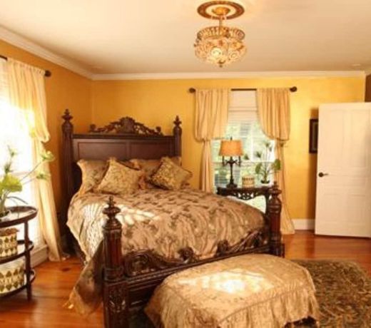 Chestnut Hill Bed & Breakfast