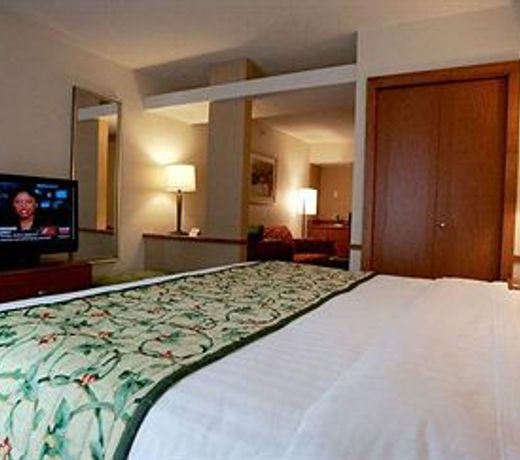 Fairfield Inn and Suites by Marriott South Boston