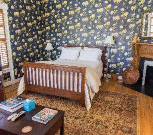 Charles Bass House Bed & Breakfast
