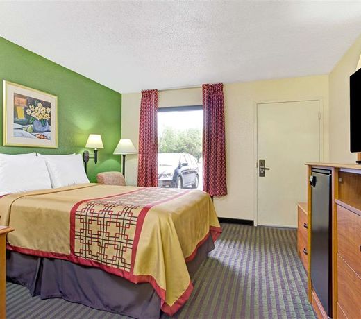 Days Inn by Wyndham Wilson