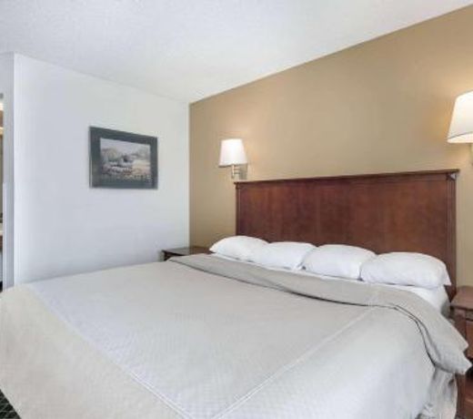 Travelodge by Wyndham Pelham Birmingham