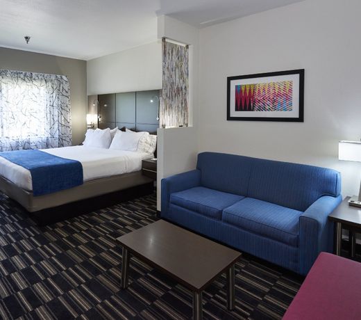 Holiday Inn Express & Suites Birmingham South - Pelham, an IHG Hotel