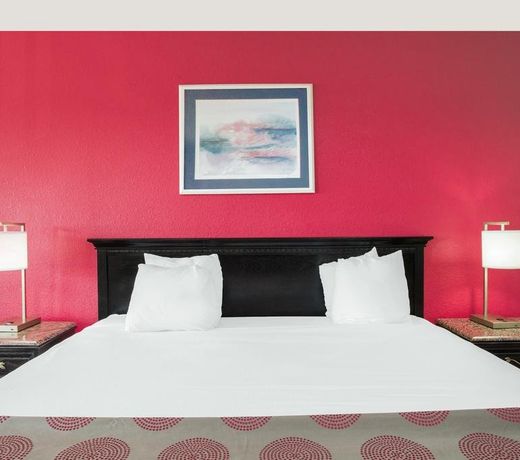 Ramada by Wyndham Edgewood Hotel & Conference Center