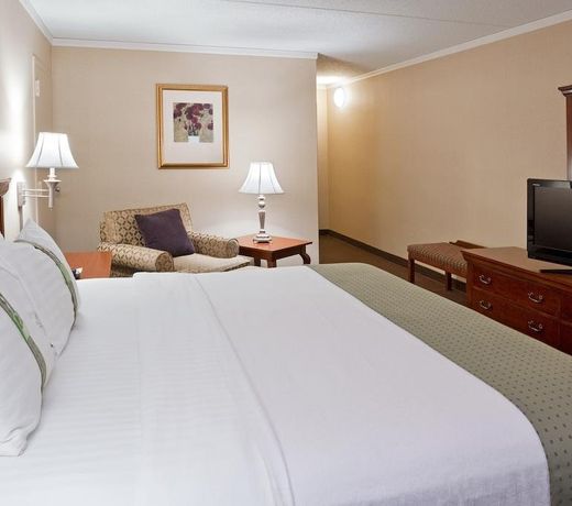 Days Inn by Wyndham Warren