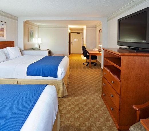 Holiday Inn Express Hotel & Suites Tacoma, an IHG Hotel