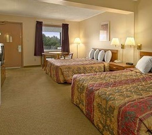 Days Inn by Wyndham Fairmont