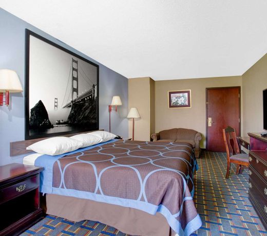 Super 8 by Wyndham Booneville