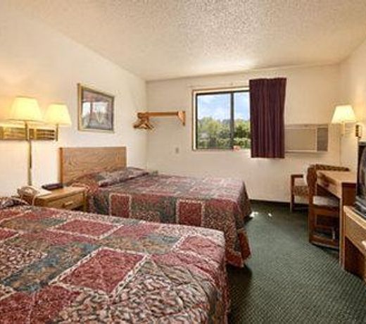 Super 8 by Wyndham Zanesville