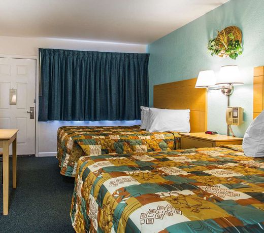 Rodeway Inn & Suites