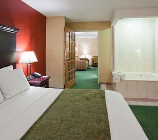 GrandStay Hotel & Suites