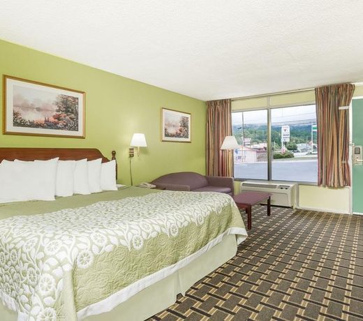 Days Inn by Wyndham Clayton