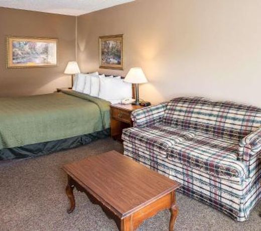Quality Inn & Suites Mount Chalet
