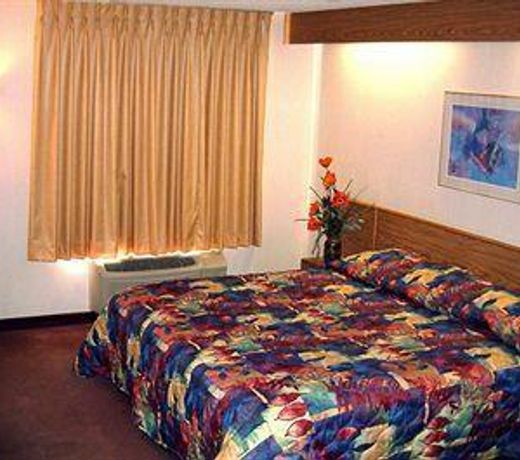Select Stay Hotel