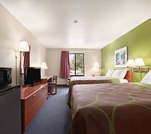 Super 8 by Wyndham Germantown/Milwaukee