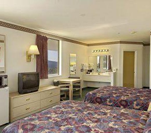Travelodge by Wyndham Globe AZ
