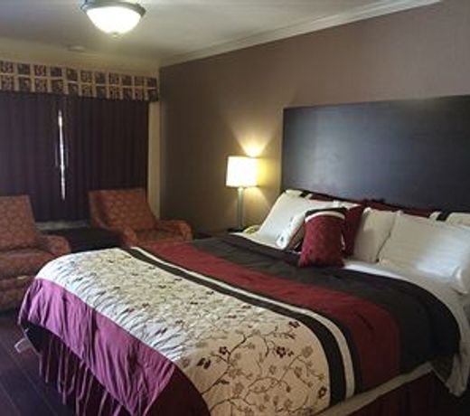 Muir Lodge Motel