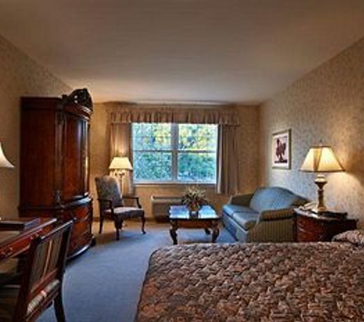 Amish View Inn & Suites