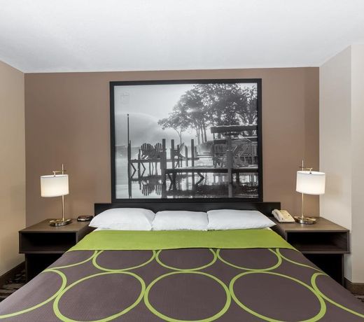Super 8 by Wyndham Spirit Lake/Okoboji