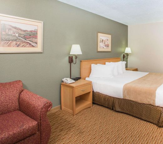 Ramada by Wyndham Spirit Lake/Okoboji