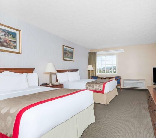 Ramada by Wyndham Strasburg