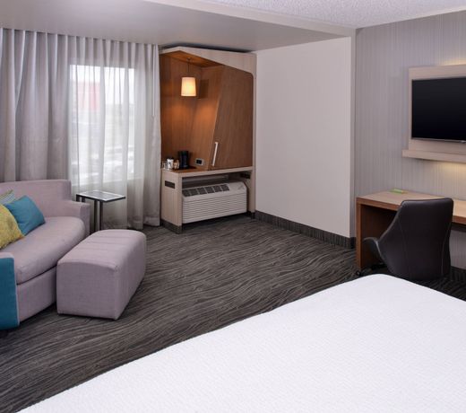 Courtyard by Marriott Saskatoon Airport