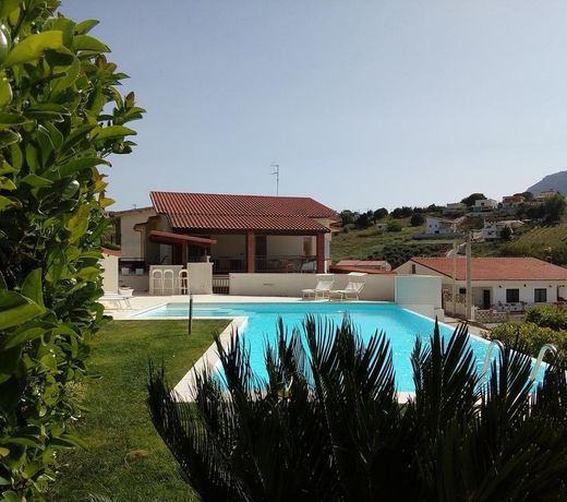 Villa Piscina sul Mare