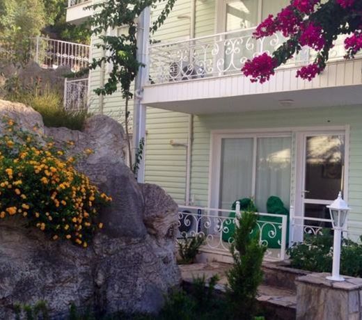 PINE HILL MARMARIS