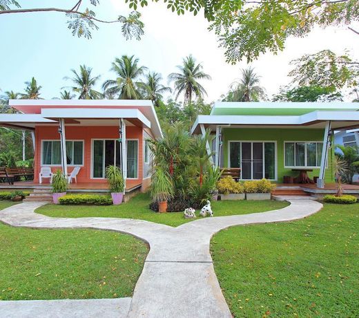Maikhao Home Garden Bungalow