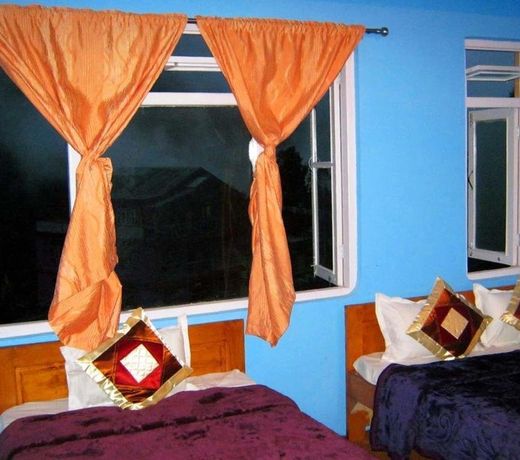 Tenzing Retreat, Lachung