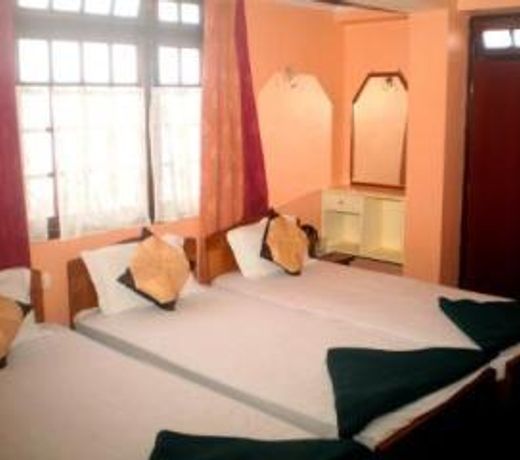 Tenzing Retreat, Lachung