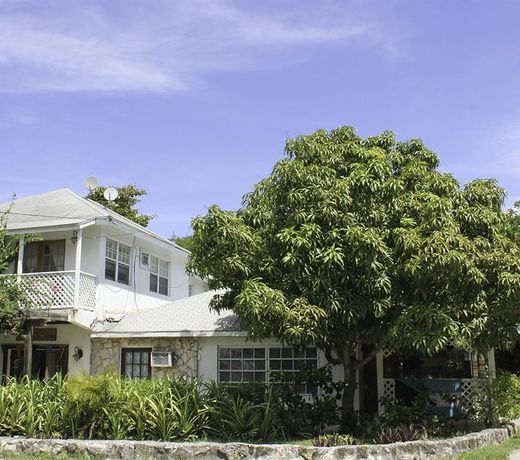 Tingum Village Hotel