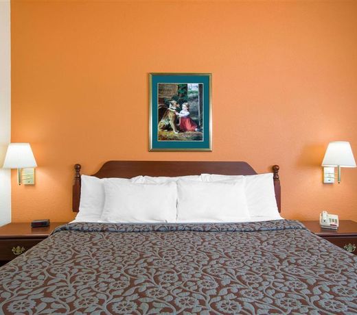 Days Inn by Wyndham Butler
