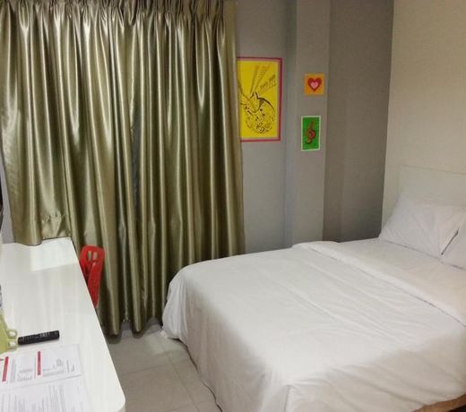 Hotel Strawberry Fields