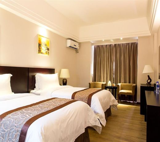 Zhuhai Aqueen Hotel