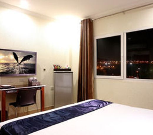 Queens Hotel Angeles City
