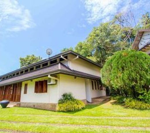 Serenity Lake Front Villa (Pvt) Ltd