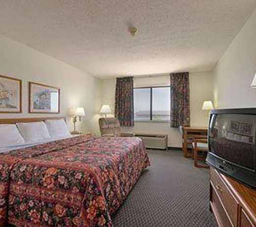 Super 8 By Wyndham Charles City