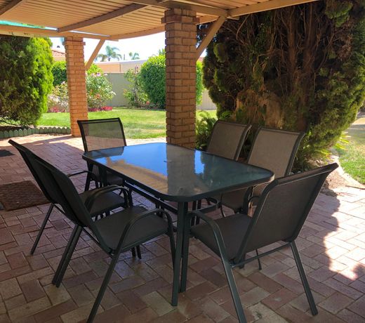 Canal Time Holiday Home - Great Value