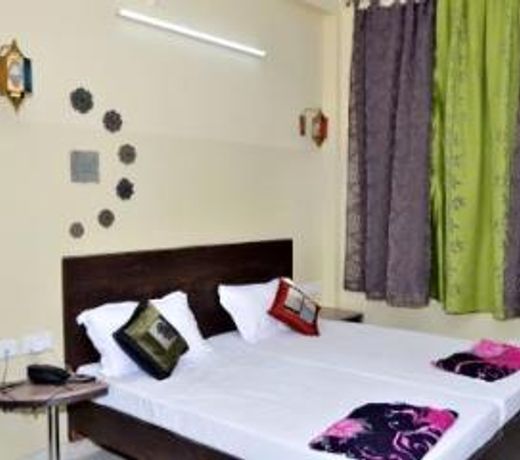 OYO 1143 Hotel RDB Palace
