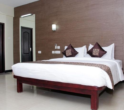 OYO 11563 Hotel Shiva Grand Inn