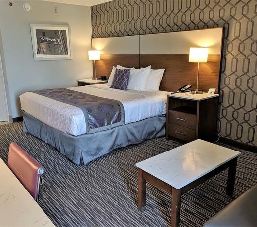 Best Western Plus Commerce Hotel
