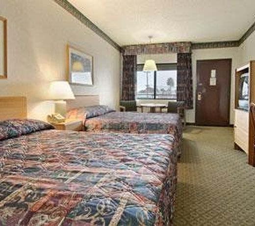 Travelodge by Wyndham Commerce Los Angeles Area