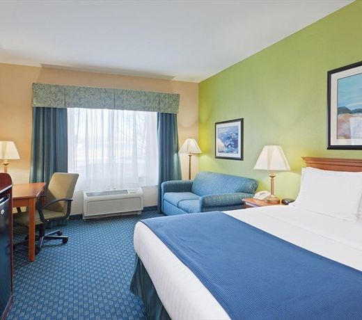 Holiday Inn Express Hotel & Suites Salisbury - Delmar, an IHG Hotel