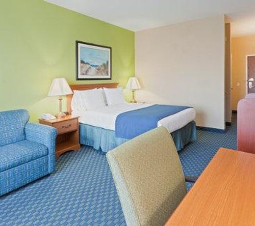 Holiday Inn Express Hotel & Suites Salisbury - Delmar, an IHG Hotel