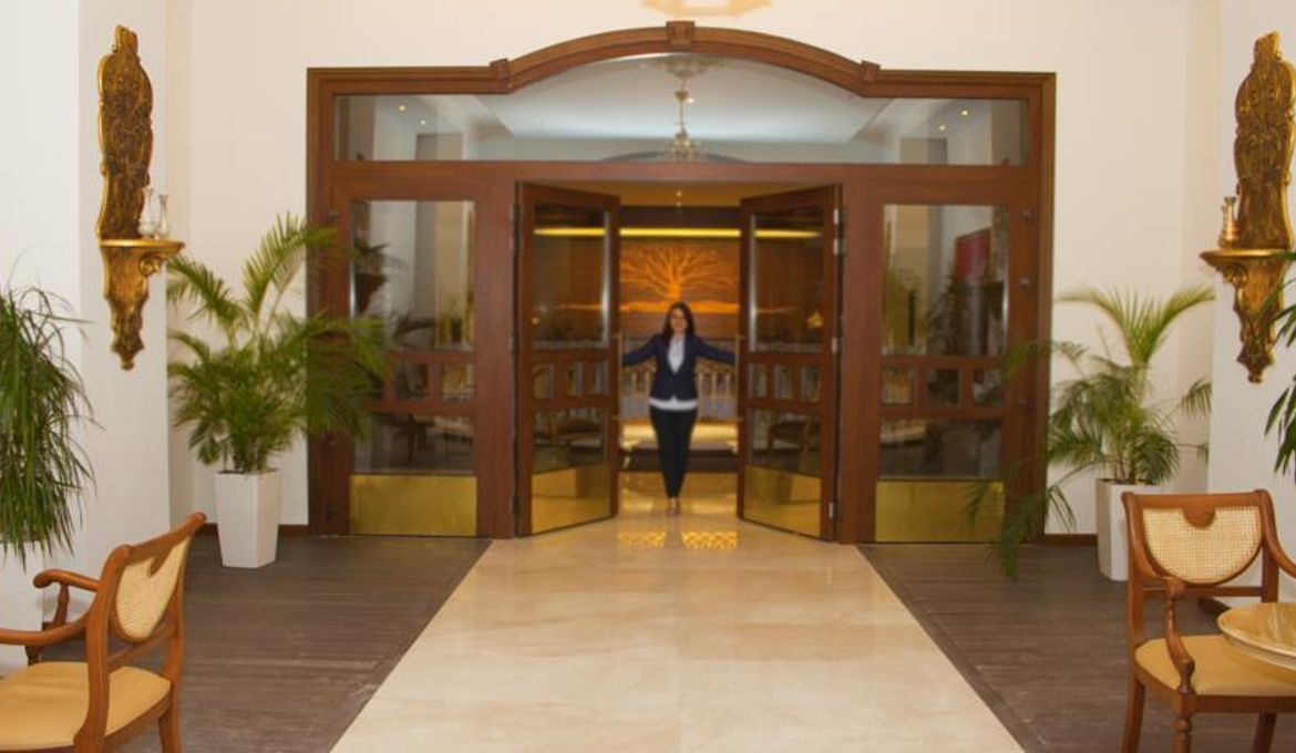 ROOM PALACE