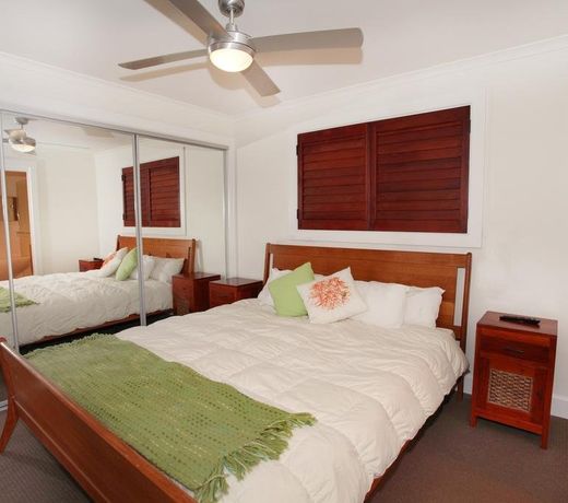 5 bedroom home on Mayfield