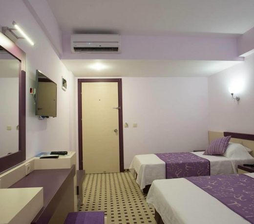 Izan Hotel